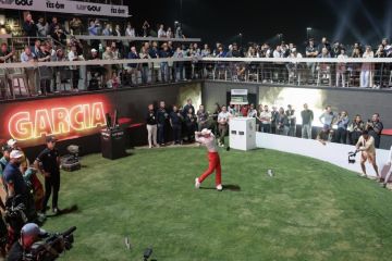 افتتاح موسم LIV Golf 2026 في الرياض وعودته بمنافسات جولف عالمية المستوى افتتاح موسم LIV Golf 2026 في الرياض وعودته بمنافسات جولف عالمية المستوى