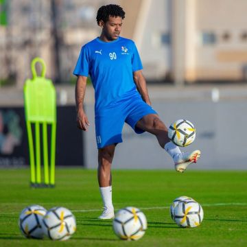 رسميا.. كاس تؤيد قرار إيقاف روماريو لاعب نيوم