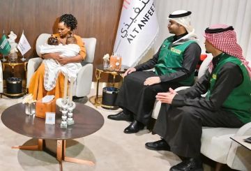 إنفاذا لتوجيهات خادم الحرمين الشريفين وسمو ولي العهد.. وصول التوأم الملتصق التنزاني (لايتيينس ولوفنس) إلى الرياض