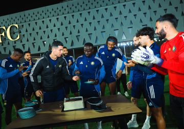 تصرف طريف من رونالدو خلال احتفاء لاعبي النصر بعودة ساديو ماني