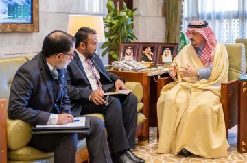 أمير الرياض يستقبل سفير موريشيوس المعين حديثا لدى المملكة أمير الرياض يستقبل سفير موريشيوس المعين حديثا لدى المملكة