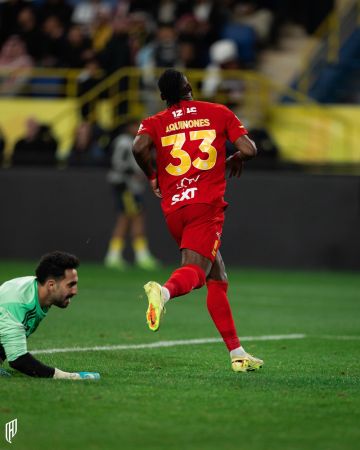 القادسية يقهر النصر بثنائية في ملعبه