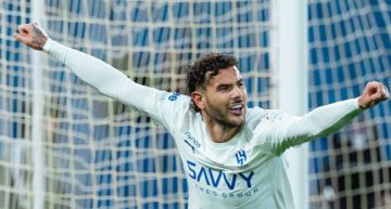 تخطى الخلود بثلاثية.. الهلال يزاحم النصر على صدارة «روشن»