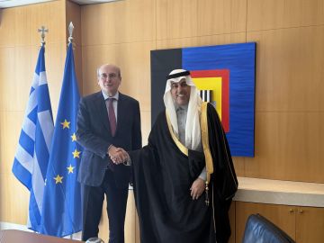 نائب رئيس مجلس الشورى يلتقي نائب الوزراء الهيليني