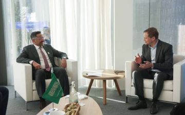 وزير الصناعة يبحث تعزيز الشراكات الاستثمارية مع كبرى الشركات العالمية