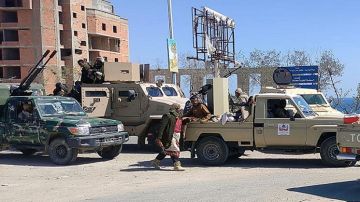 محافظ حضرموت: استعادة السيطرة على المحافظة يفتتح مرحلة ترسيخ الأمن والاستقرار محافظ حضرموت: استعادة السيطرة على المحافظة يفتتح مرحلة ترسيخ الأمن والاستقرار