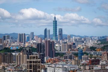 الدفاع المدني في غزة يعلق إزالة أخطار المباني المتضررة بسبب نفاد الوقود