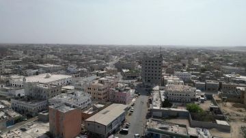 السلطة المحلية بالمهرة تؤكد نجاح عملية استلام قوات درع الوطن كل المعسكرات