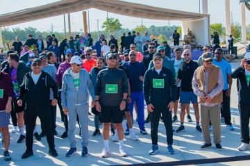 محافظ الأحساء يتقدم المتسابقين في ماراثون  الحسا تركض 2026  ويتوج الفائزين