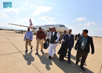 وصول أولى دفعات منحة المشتقات النفطية إلى محافظة سقطرى وصول أولى دفعات منحة المشتقات النفطية إلى محافظة سقطرى