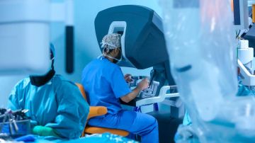 التخصصي ينجح في استئصال الطحال والمرارة لطفلة مصابة بفقر الدم المنجلي