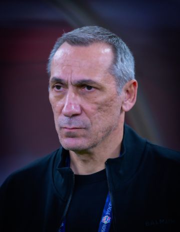 دونيس: الحكم ساعد الأهلي في الفوز على الخليج