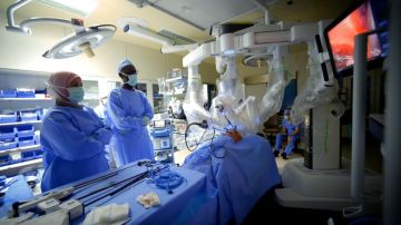 مدينة الملك عبدالله الطبية تسجل أسرع انطلاقة للجراحات الروبوتية محليا وتؤكد ريادتها إقليميا مدينة الملك عبدالله الطبية تسجل أسرع انطلاقة للجراحات الروبوتية محليا وتؤكد ريادتها إقليميا