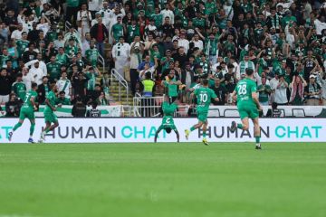 الأهلي يحسم مواجهة التعاون بثنائية ويشعلروشن