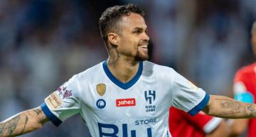 نجم الهلال السابق على رادار التعاون