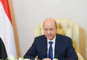 العليمي: إنهاء التواجد العسكري الإماراتي في اليمن ليس قطيعة بل تصحيحا لمسار التحالف العليمي: إنهاء التواجد العسكري الإماراتي في اليمن ليس قطيعة بل تصحيحا لمسار التحالف