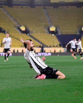 كاراسكو يقود الشباب لحصد نقاط نيوم