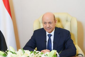 مجلس القيادة الرئاسي اليمني يسقط عضوية الزبيدي في مجلس القيادة الرئاسي لارتكابه الخيانة العظمى وإحالته للنائب العام