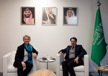 وزير الخارجية يلتقي وزيرة خارجية بريطانيا وزير الخارجية يلتقي وزيرة خارجية بريطانيا