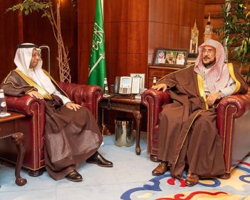 دشن المرحلة الثانية من برنامج توعية المعتمرين.. آل الشيخ وسفير المملكة بقرغيزستان يستعرضان التعاون