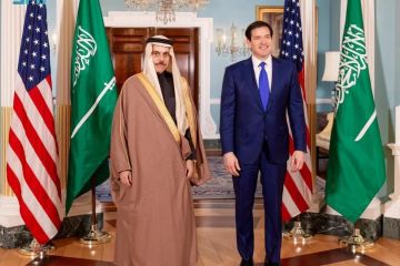 سمو وزير الخارجية يلتقي وزير الخارجية الأمريكي