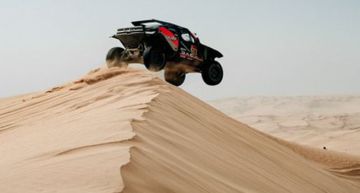 في ثامن مراحل رالي داكار السعودية 2026.. فارياوا يحقق أفضلية السيارات.. ودانية عقيل وصيفاً لفئة «تشالينجر»