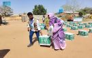  سلمان للإغاثة يوزع (1.000) سلة غذائية في ولاية شمال كردفان بالسودان
