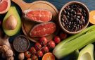 تقرير: 10 أطعمة تخفض مستويات الكوليسترول بشكل طبيعي - sa
