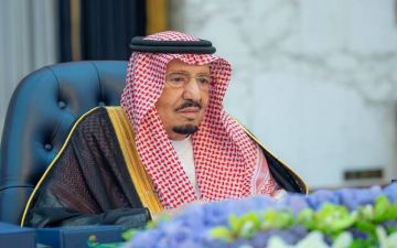 مجلس الوزراء يصدر 14 قرارا في اجتماعه برئاسة خادم الحرمين الشريفين مجلس الوزراء يصدر 14 قرارا في اجتماعه برئاسة خادم الحرمين الشريفين