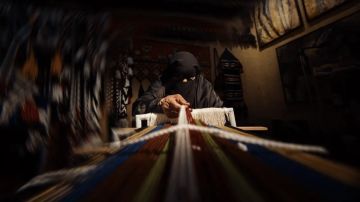 أم السدو تستعرض خبرة أكثر من 60 عاما في حفظ الموروث السعودي.. صور أم السدو تستعرض خبرة أكثر من 60 عاما في حفظ الموروث السعودي.. صور