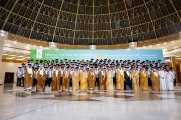 أمير القصيم يرعى حفل تخريج 489 متدربا من الأكاديمية الوطنية للبناء أمير القصيم يرعى حفل تخريج 489 متدربا من الأكاديمية الوطنية للبناء