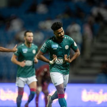 الاتفاق يهزم الخلود بثلاثية الاتفاق يهزم الخلود بثلاثية