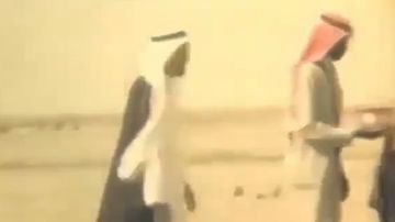 في رحاب الماضي الجميل.. رحلة برية نادرة للملك خالد بن عبدالعزيز عام 1395هـ.. فيديو في رحاب الماضي الجميل.. رحلة برية نادرة للملك خالد بن عبدالعزيز عام 1395هـ.. فيديو