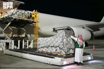 إنفاذا لتوجيهات القيادة.. وصول طائرة إغاثية سعودية إلى نيبال إنفاذا لتوجيهات القيادة.. وصول طائرة إغاثية سعودية إلى نيبال