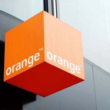 أورانج ترفع توقعات أرباحها بفضل النمو القوي أورانج ترفع توقعات أرباحها بفضل النمو القوي