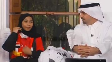 الطفلة اليمنية فاطمة تلامس القلوب بعفويتها: الملك سلمان هو اللي خلاني أدرس.. فيديو الطفلة اليمنية فاطمة تلامس القلوب بعفويتها: الملك سلمان هو اللي خلاني أدرس.. فيديو