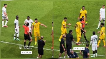 ردة فعل حمدالله تخطف الأنظار بعد تراجع الحكم عن طرد لاعب الدرعية ..فيديو ردة فعل حمدالله تخطف الأنظار بعد تراجع الحكم عن طرد لاعب الدرعية ..فيديو