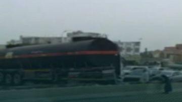 المرور يباشر حادثا مروريا بين 6 مركبات في المنطقة الشرقية المرور يباشر حادثا مروريا بين 6 مركبات في المنطقة الشرقية