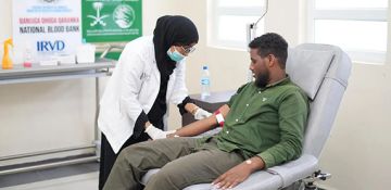 قدمها مركز الملك سلمان للإغاثة.. خدمات صحية وغذائية وإيوائية لـ 5 دول