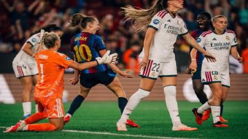برشلونة يلقن ريال مدريد درسا قاسيا بسباعية نظيفة في كلاسيكو السيدات..فيديو برشلونة يلقن ريال مدريد درسا قاسيا بسباعية نظيفة في كلاسيكو السيدات..فيديو