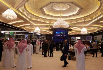 السعودية تؤجل مؤتمر دافوس الصحراء إلى العام المقبل السعودية تؤجل مؤتمر دافوس الصحراء إلى العام المقبل