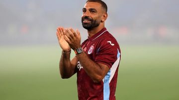 محمد صلاح في أول ظهور مع نجله ليل .. صورة محمد صلاح في أول ظهور مع نجله ليل .. صورة