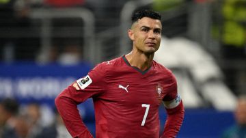 الفراج يعلق على إيقاف رونالدو: لا أحد فوق النظام الفراج يعلق على إيقاف رونالدو: لا أحد فوق النظام