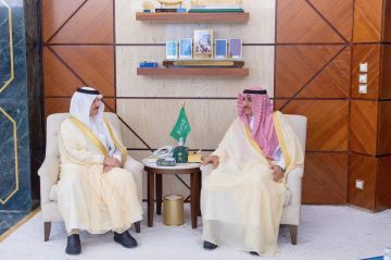 أمير الشرقية يستقبل أمين الأحساء ويدشن البرنامج الدعوي البناء العقدي أمير الشرقية يستقبل أمين الأحساء ويدشن البرنامج الدعوي البناء العقدي
