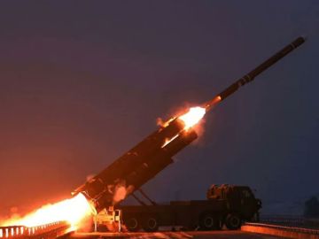 كوريا الشمالية تطلق نحو 10 صواريخ باليستية قصيرة المدى كوريا الشمالية تطلق نحو 10 صواريخ باليستية قصيرة المدى