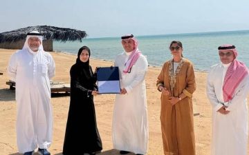 تسليم أول رخصة مشغل شاطئ بالسعودية لشركة إعمار تسليم أول رخصة مشغل شاطئ بالسعودية لشركة إعمار