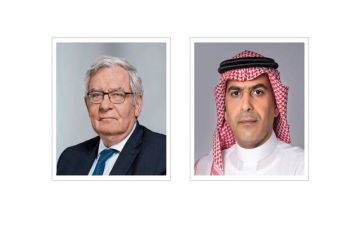 محافظ ساما يبحث مع رئيس بنك بي إن بي باريبا خططه المستقبلية في السعودية محافظ ساما يبحث مع رئيس بنك بي إن بي باريبا خططه المستقبلية في السعودية