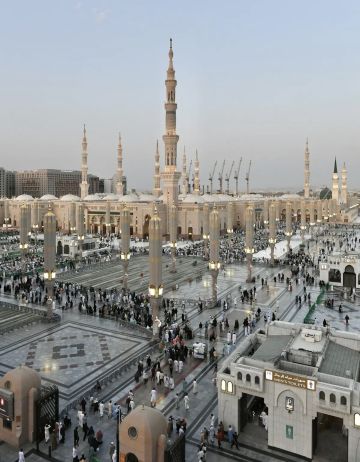 21 مليون زائر في رحاب المسجد النبوي 21 مليون زائر في رحاب المسجد النبوي