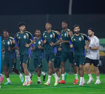 الأخضر يواصل استعداداته للقاء قطر في نصف نهائي خليجي 27 الأخضر يواصل استعداداته للقاء قطر في نصف نهائي خليجي 27
