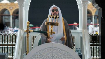 خطبتا الجمعة في المسجد الحرام والمسجد النبوي الشريف.. صور خطبتا الجمعة في المسجد الحرام والمسجد النبوي الشريف.. صور